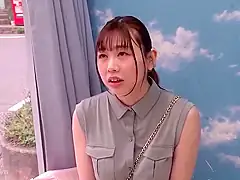 231201丈の長い服を着てる女の子とa3