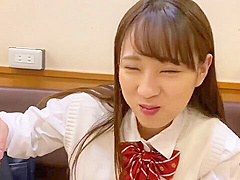 制服美女がテスト後のエッチでハメ外してラブホへで熱いキス、エッチ始まる