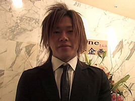 Gorgeous Japanese Hostess Rino Mizusawa Serves a Lucky Stud