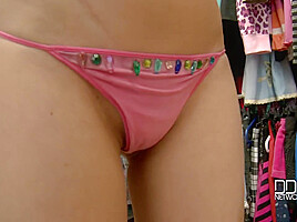 Red heeled Slevie masturbates in closet