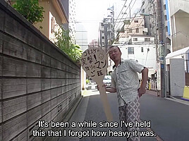 Courageous Abe-chan ventures into a Japanese cougar den